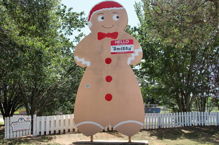 Smithville_gingerbread_man_2012