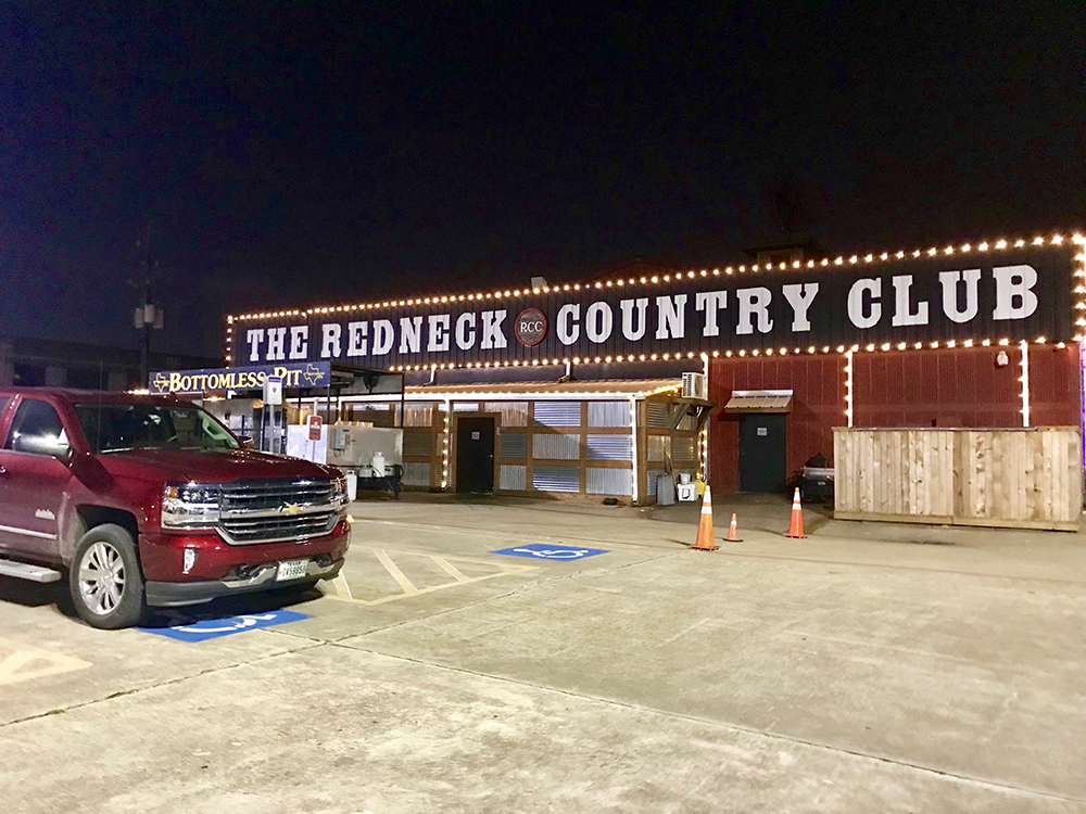Country club and bar in Texas