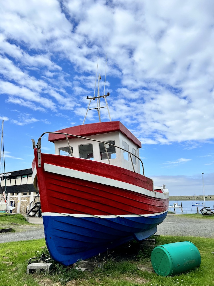 Boat, tug, out on the harbour 