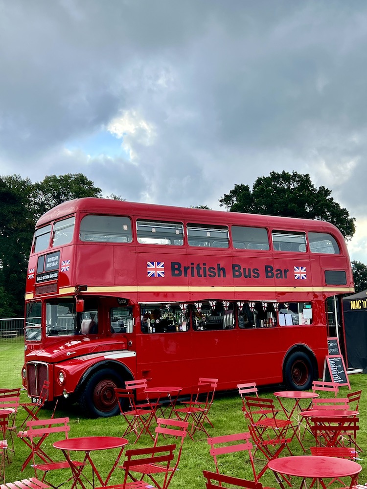 big red pub bus